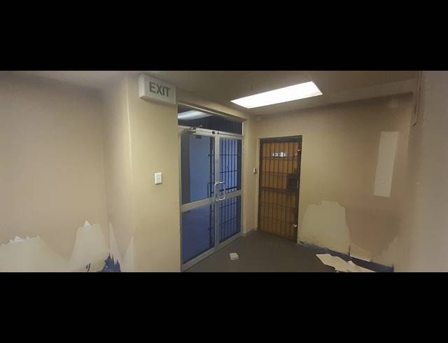 177M² OFFICE TO LET IN NORTH BEACH